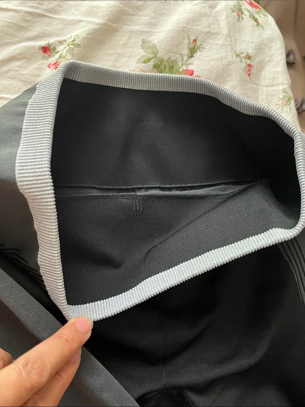 Fabletics Black Activewear High-Waist Leggings size M - Picture 5 of 6